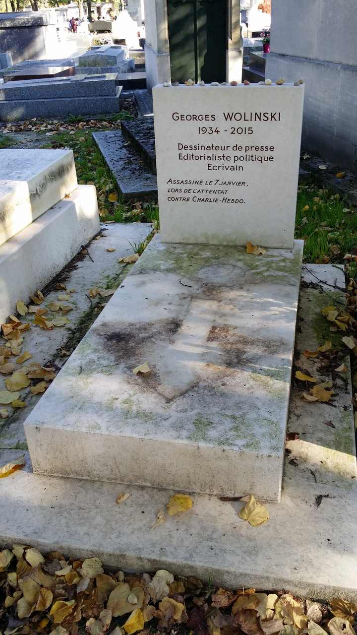 Ou Se Trouve La Tombe De Jean Pierre Pernaut Thierry Noisette: "La tombe de Mireille Darc est nettement plus dépo